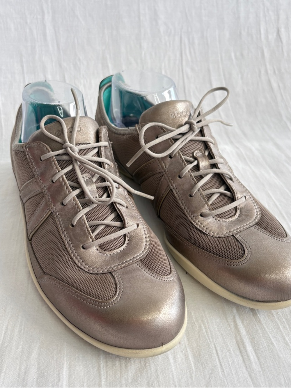 Ecco Women's Metallic Taupe Lace-Up Sneakers EU 42/ US 11-11.5